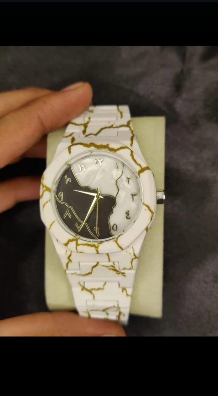 URBAN TRENDZ WHITE AURA WATCH