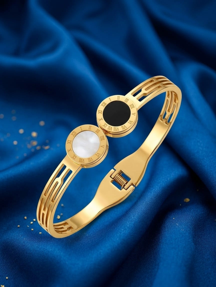 PREMIUM URBAN BLACK AND WHITE BRACLET